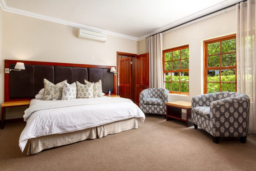 Picture of an accessible bedroom at the Noordhoek Hotel